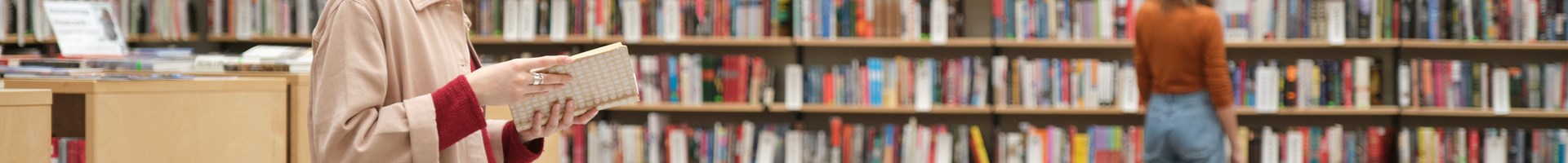 People In The Library 2021 09 03 01 27 43 Utc