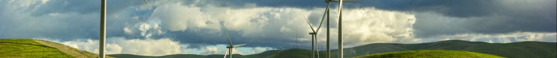 A Storm Blows Over Pacheco Pass As Wind Turbines Provide Clean Energy For California T20 Yrlax6