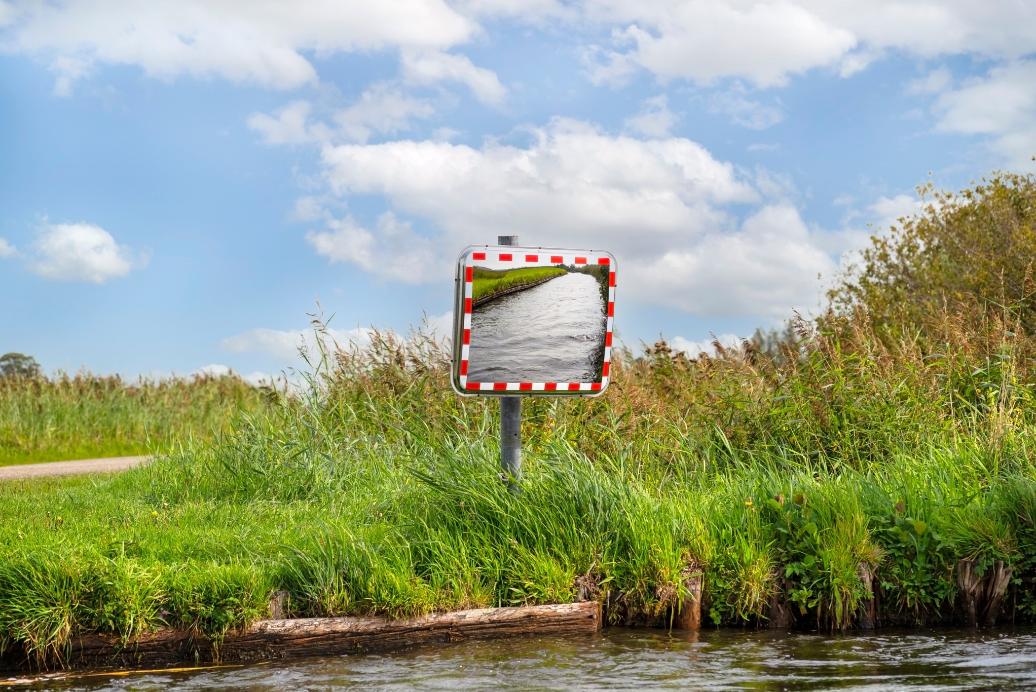 Turn Mirror Reflection Observation Safety Channel Canal Bank Building House Old Canal Flowing Water T20 Xxpe2g