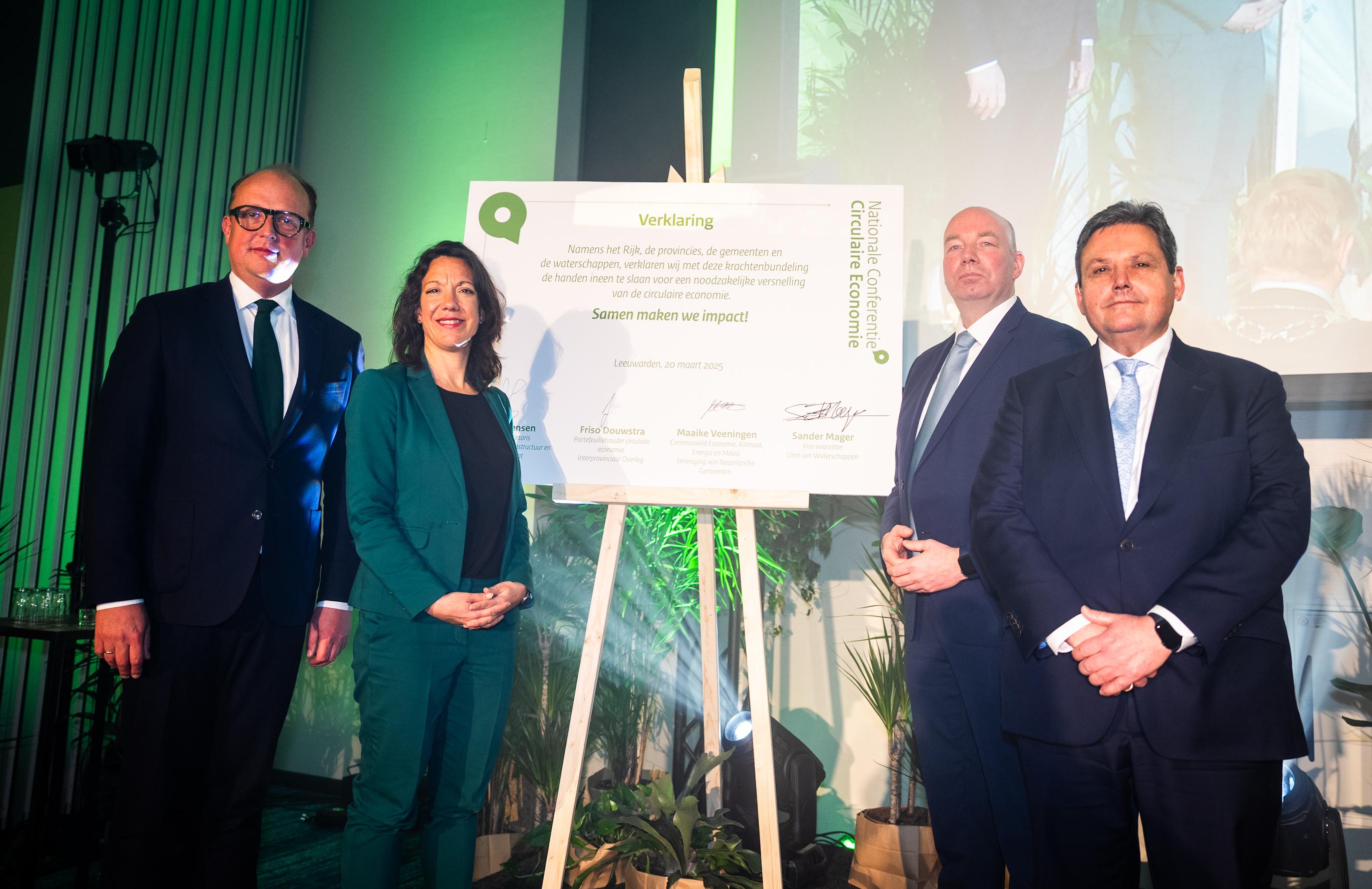 Foto Ondertekening Wia Ienw 2